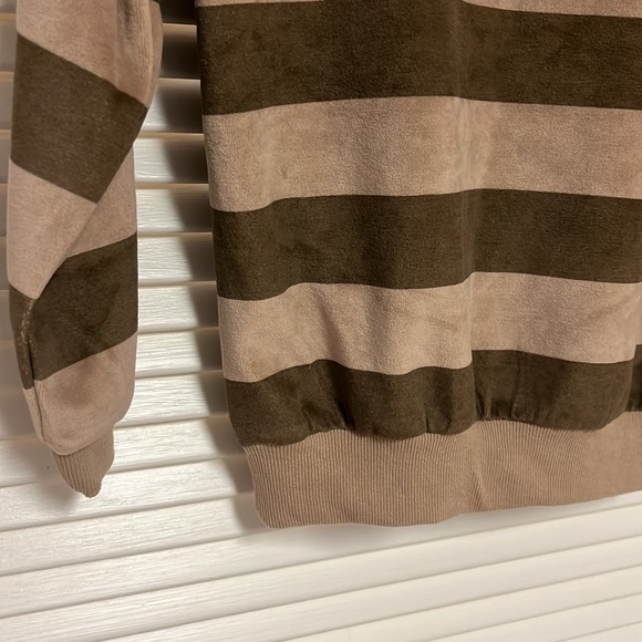 Wynken Velour Striped Sweatshirt Size 8Y New!!! - Picture 9 of 12